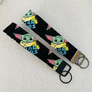 Star Wars‎ Black and Green Key Holder Baby Yoda One piece